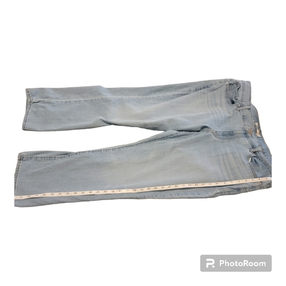 Levi Strauss Jeans, 414 CLASSIC STRAIGHT WOMEN'S JEANS (PLUS SIZE) - Picture 4 of 7